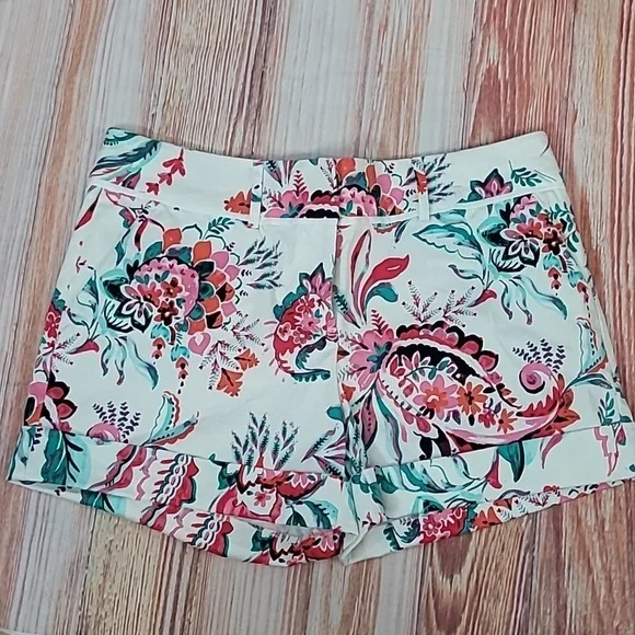 NY&CO 7th Avenue Design Studio Cuffed Shorts - Picture 2 of 11